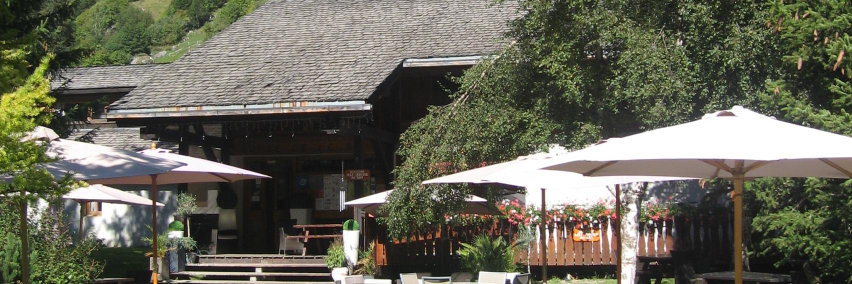 Terrasse au pieds des sommets